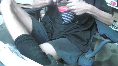 04oldskool online show from November 24, 5:30 am