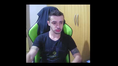 Snapshot of 1good_vibes1 chatting on October 22, 7:34 am 1good_vibes1 online show from October 22, 7:34 am