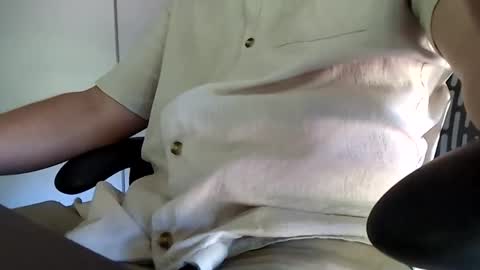 Snapshot of 1luckyman4you chatting on February 16, 3:47 am 1luckyman4you online show from February 16, 3:47 am