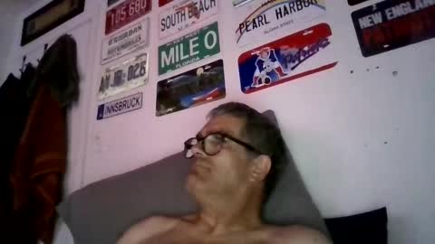 28batchie online show from October 6, 4:39 am