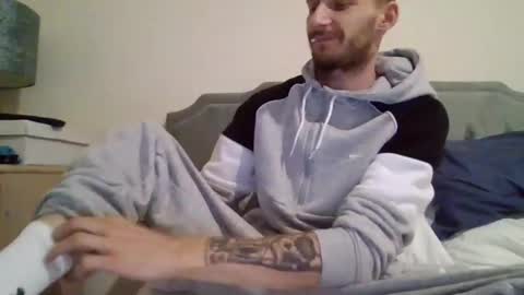 420feetloverr420 online show from October 11, 7:18 pm