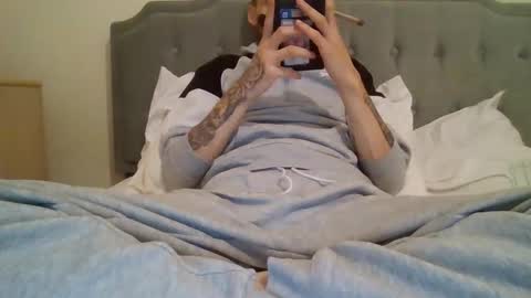 420feetloverr420 online show from April 11, 4:43 pm