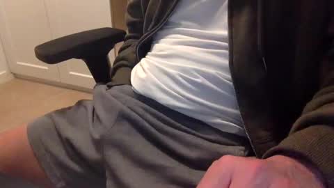 Mr CK online show from January 3, 6:03 pm