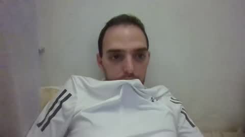 Snapshot of 6sundros chatting on October 19, 3:00 am Suny online show from October 19, 3:00 am