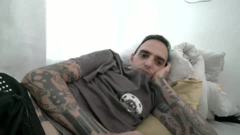 Snapshot of 6sundros chatting on November 1, 12:53 pm Suny online show from November 1, 12:53 pm