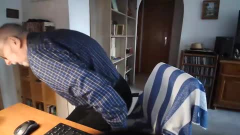  Papi  online show from March 13, 5:52 pm