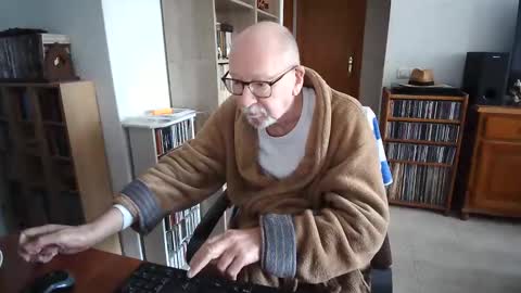  Papi  online show from December 20, 10:44 am