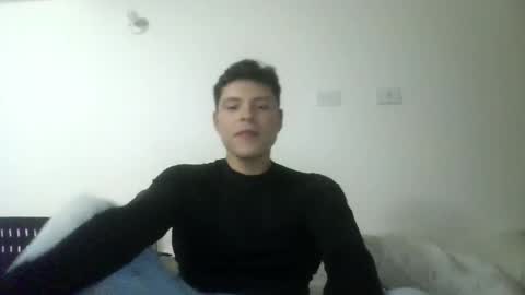 82tomas online show from April 18, 4:47 am