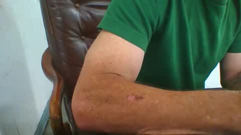 8intenn online show from November 16, 5:04 pm