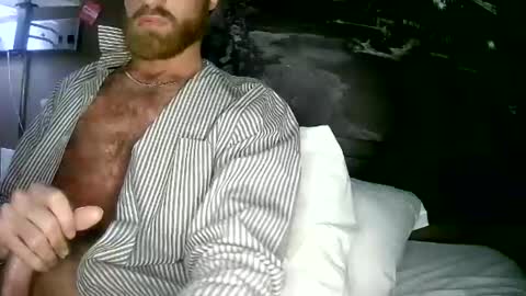 Snapshot of 90210screamer chatting on December 4, 8:29 pm 90210screamer online show from December 4, 8:29 pm