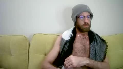 Snapshot of 90210screamer chatting on December 8, 12:30 pm 90210screamer online show from December 8, 12:30 pm