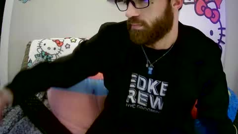 Snapshot of 90210screamer chatting on February 19, 2:12 am 90210screamer online show from February 19, 2:12 am