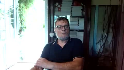 _123_voyeur_ online show from April 30, 12:56 pm