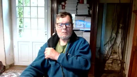 _123_voyeur_ online show from April 11, 11:47 am