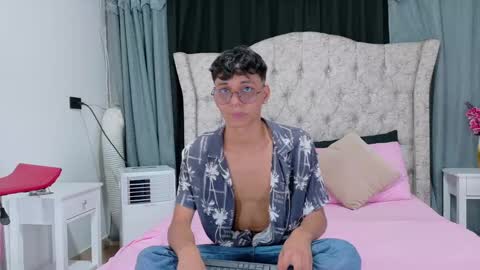 Andres online show from December 7, 7:21 pm