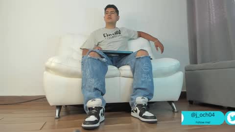Snapshot of _juanes__ chatting on February 7, 3:19 pm _juanes__ online show from February 7, 3:19 pm