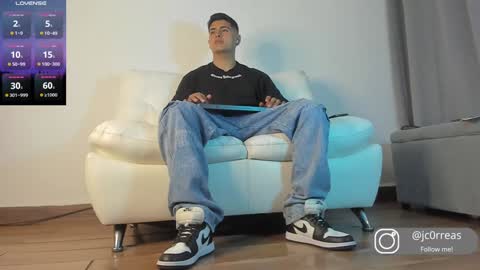 Snapshot of _juanes__ chatting on January 28, 11:39 pm _juanes__ online show from January 28, 11:39 pm