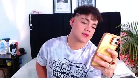 Sam online show from November 25, 8:11 pm