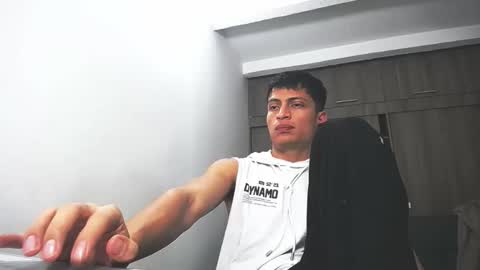 Juan Pablo-independent model online show from February 6, 6:43 am