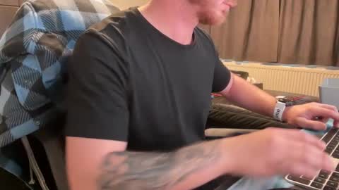 Snapshot of _stevie___ chatting on October 24, 3:25 pm _stevie___ online show from October 24, 3:25 pm