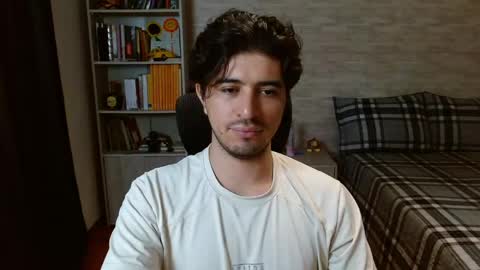 Aaron online show from April 16, 9:39 pm