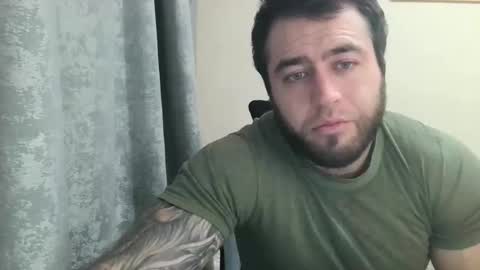 Snapshot of aaron_royal chatting on October 23, 3:37 pm Davin tayl online show from October 23, 3:37 pm