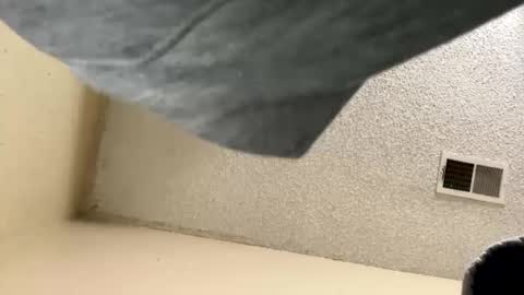 Snapshot of aaroncencal chatting on January 1, 10:32 am aaroncencal online show from January 1, 10:32 am