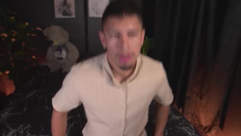 AARON  online show from March 11, 11:50 am