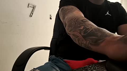 ig aaron hunter123 online show from January 17, 5:20 pm