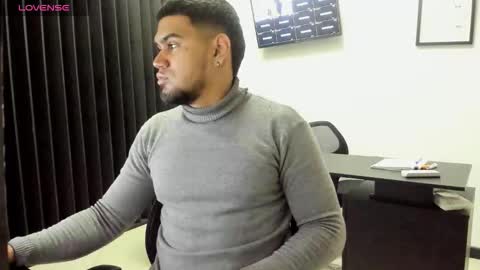 ig aaron hunter123 online show from March 11, 2:02 pm