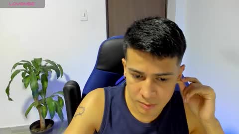 Independence model AbelAsburgo online show from October 29, 7:00 am