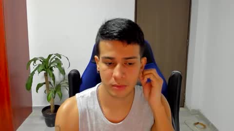 Independence model AbelAsburgo online show from October 25, 2:24 am