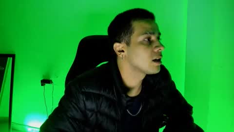 Independence model AbelAsburgo online show from February 15, 5:13 am