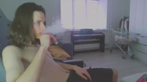 Snapshot of abobus123 chatting on February 8, 11:33 am hi cum in pvt noi extra tip online show from February 8, 11:33 am