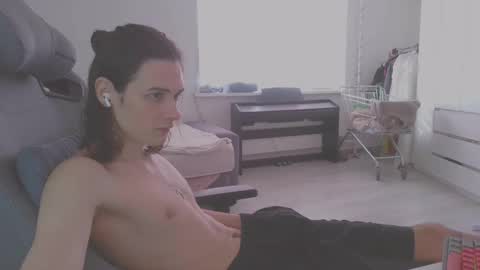 Snapshot of abobus123 chatting on March 2, 9:54 am hi cum in pvt noi extra tip online show from March 2, 9:54 am