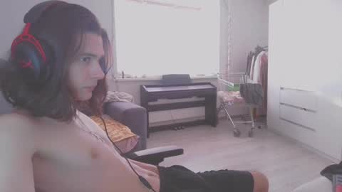 Snapshot of abobus123 chatting on February 6, 11:32 am hi cum in pvt noi extra tip online show from February 6, 11:32 am