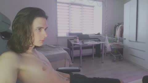Snapshot of abobus123 chatting on February 16, 12:21 pm hi cum in pvt noi extra tip online show from February 16, 12:21 pm