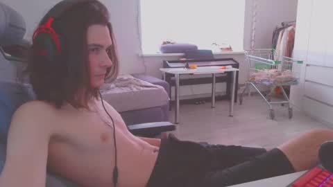 Snapshot of abobus123 chatting on February 19, 11:28 am hi cum in pvt noi extra tip online show from February 19, 11:28 am