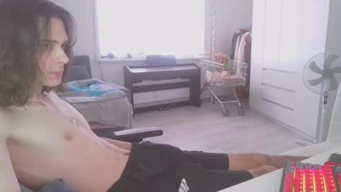 Snapshot of abobus123 chatting on February 12, 12:01 pm hi cum in pvt noi extra tip online show from February 12, 12:01 pm