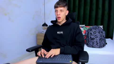 Snapshot of adam_hard_ chatting on January 14, 8:04 pm Adam online show from January 14, 8:04 pm