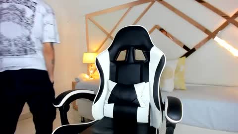 Snapshot of adam_hard_ chatting on September 16, 7:25 pm Adam online show from September 16, 7:25 pm