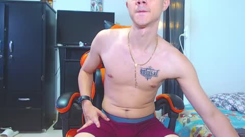 adam hot11 online show from April 5, 1:14 am