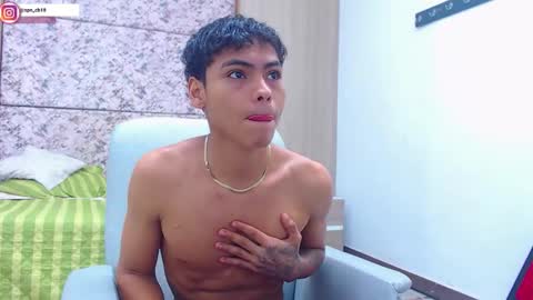 adam_piarse online show from March 19, 9:56 am