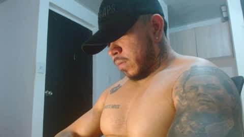 adam shilder7 online show from April 19, 11:18 pm