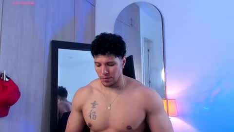 adambrocs1 online show from January 15, 9:17 pm