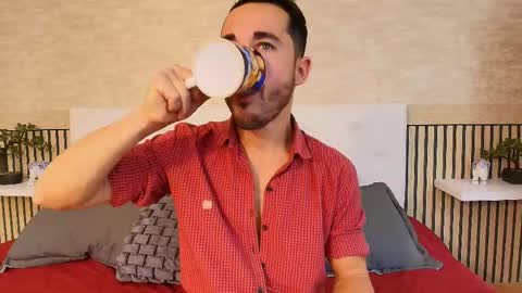 Im Adams Sanz online show from March 23, 7:09 pm