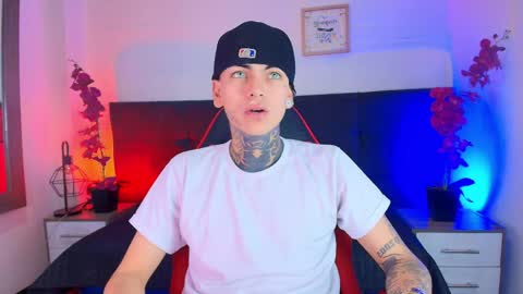 AdamsWalkerr  online show from April 8, 12:47 pm