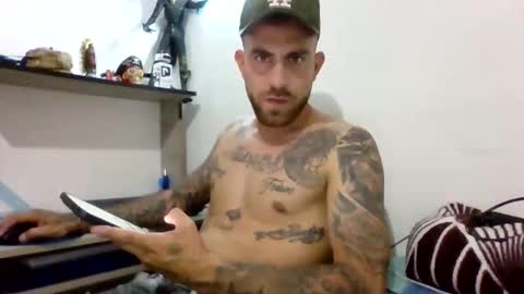 Snapshot of adan_carter chatting on October 22, 4:43 pm adan_carter online show from October 22, 4:43 pm