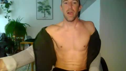 adibou13 online show from April 29, 1:49 pm