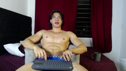 adriel_escalante online show from January 7, 3:22 am